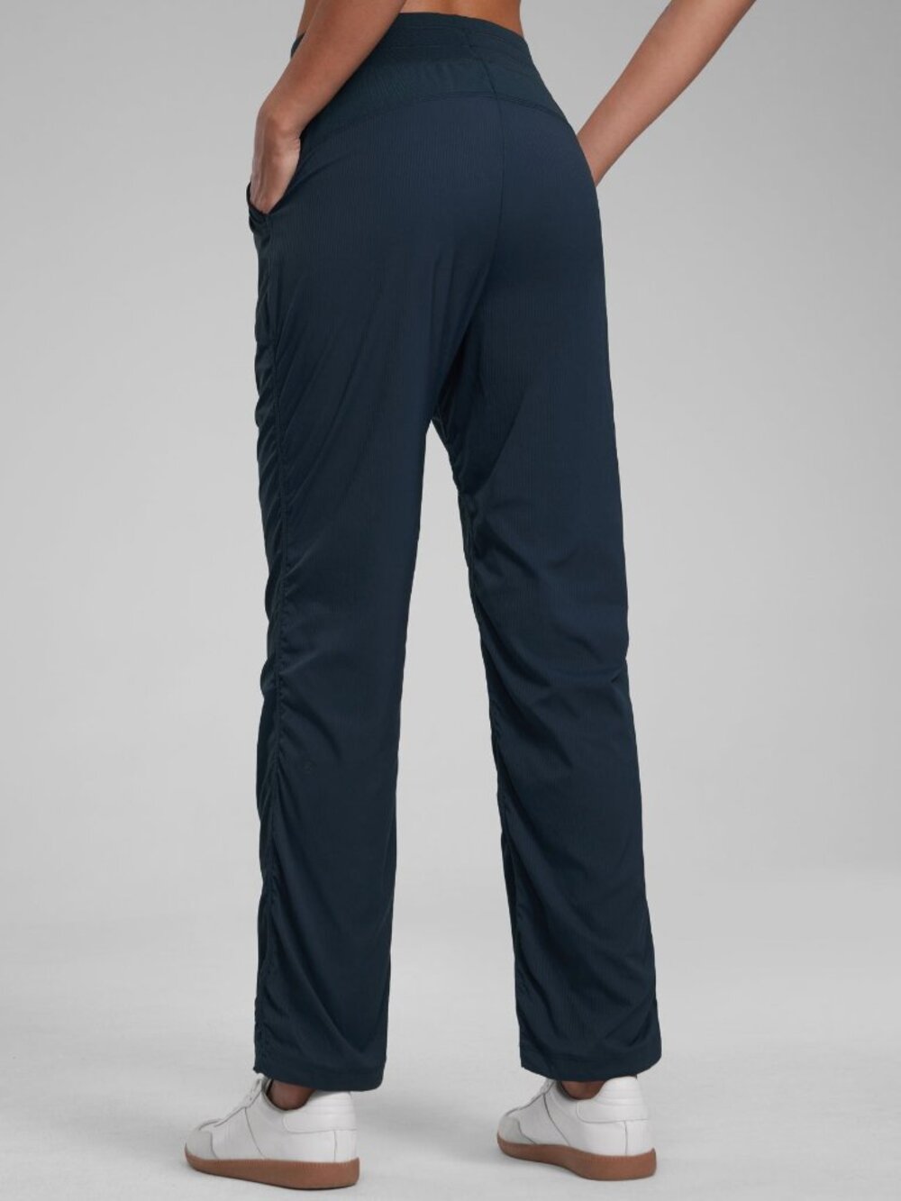 Lightweight Straight Leg Workout Pocket Pant 28"